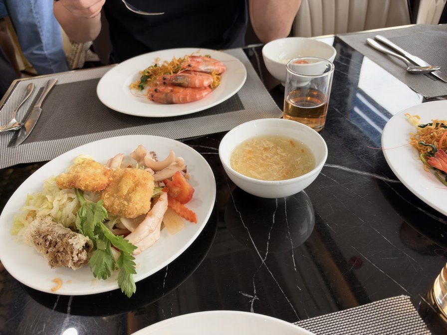 船上的自助午餐